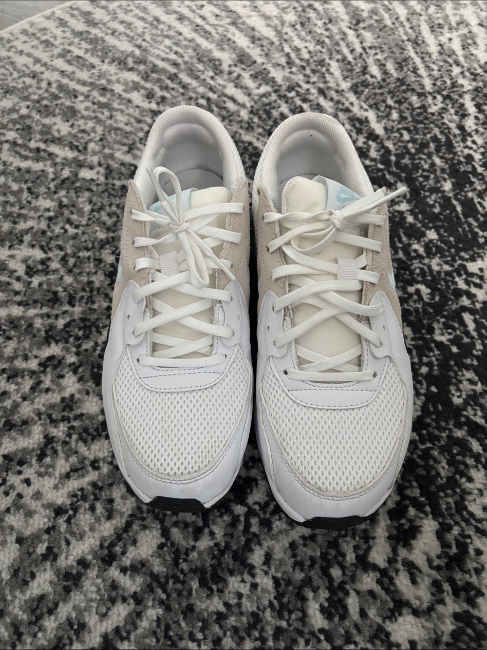 Women’s Nike Air Max Size 8.5